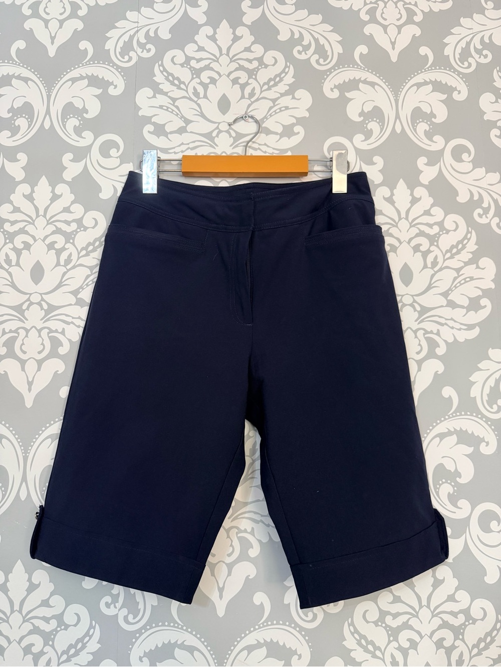 ๐ซ4/$25 โข Tail Womenโs Navy Roll-Cuff Bermuda Shorts